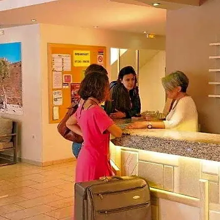 Carina Otel 2*